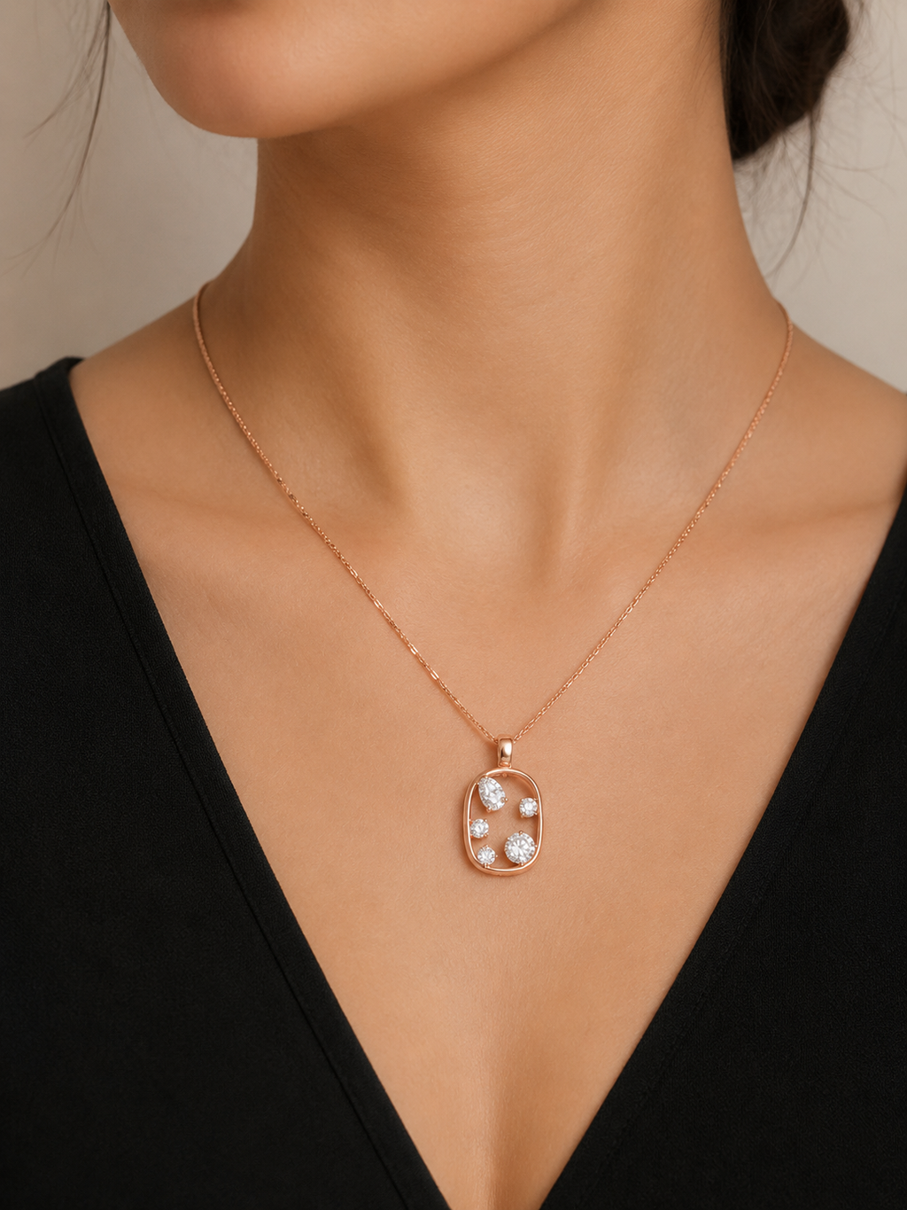 Little Dots Pendent in Box Chain