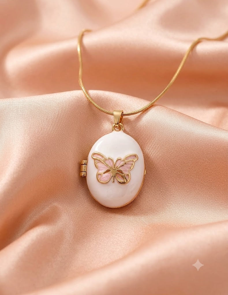 Memoir Charm in Box Chain